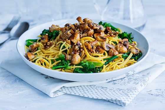 Porkkana-parsakaalispagetti