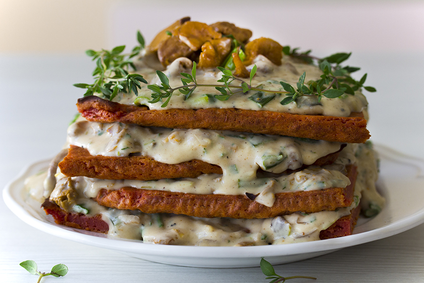 Suolainen pannarikakku kantarellimuhennoksella