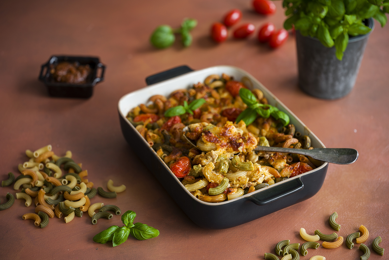 Broileri-makaronilaatikko