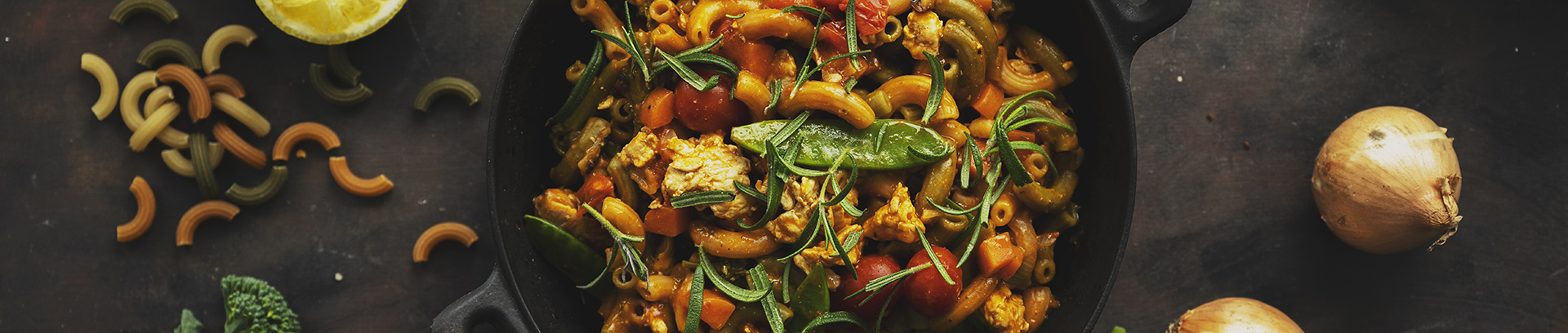Kuvassa Hellapoliisin tekemä One-pot-pasta