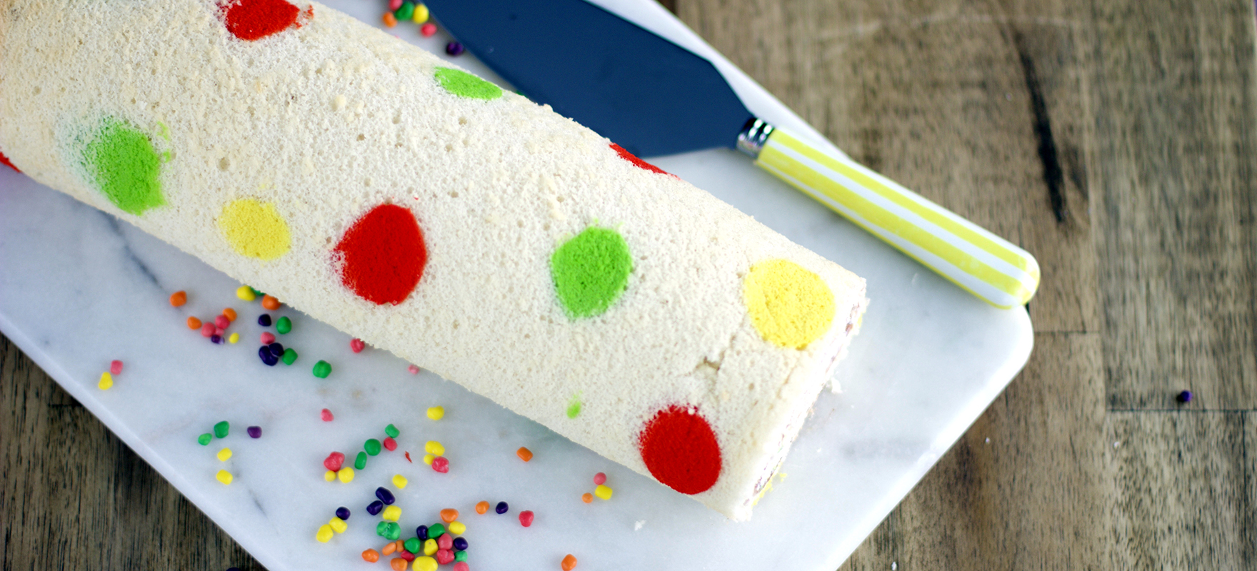 Värikäs kääretorttu