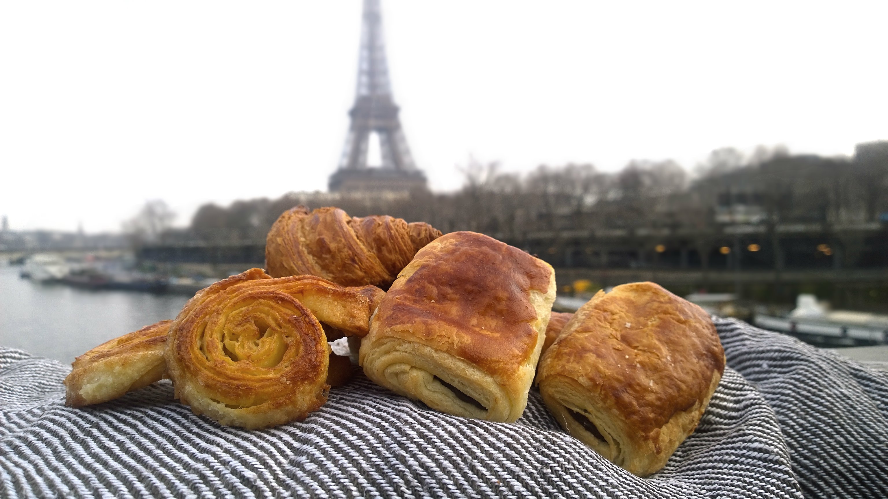 Croissant, pain au chocolat ja kouign-amann