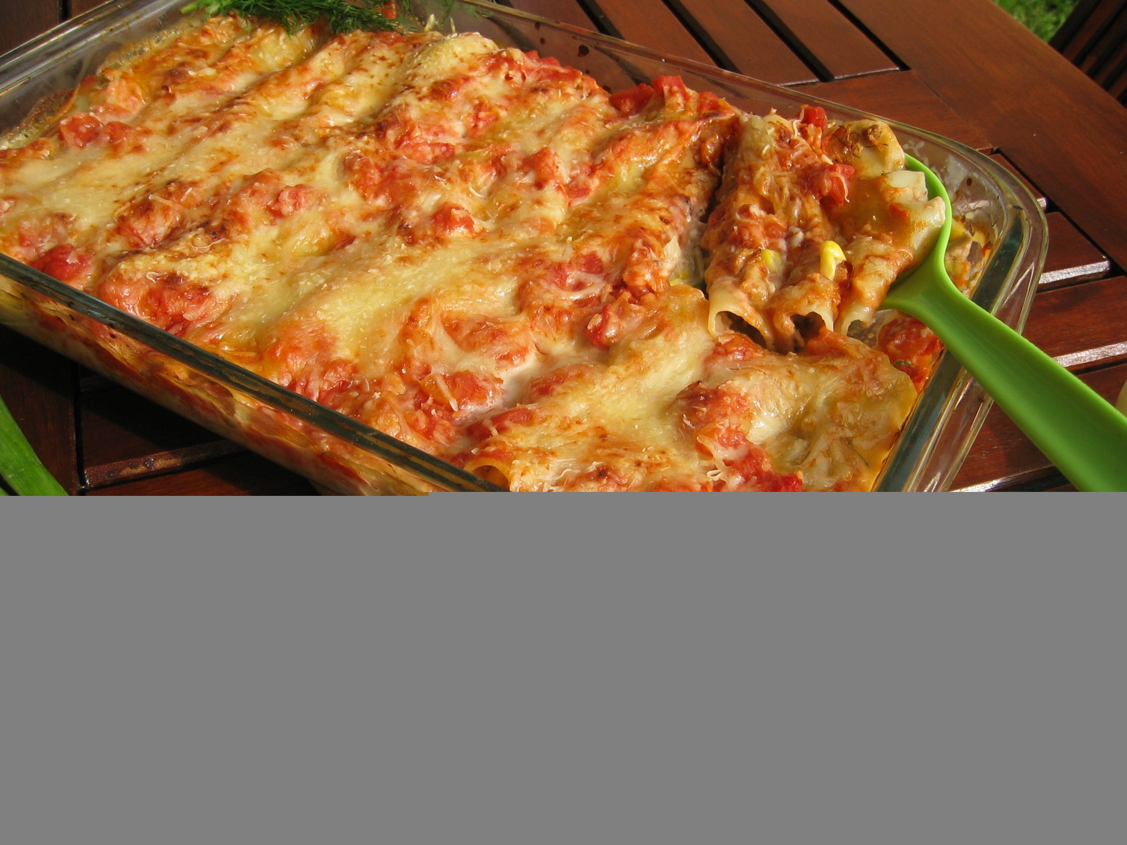 Kevyt tonnikala-sieni Cannellonipaistos