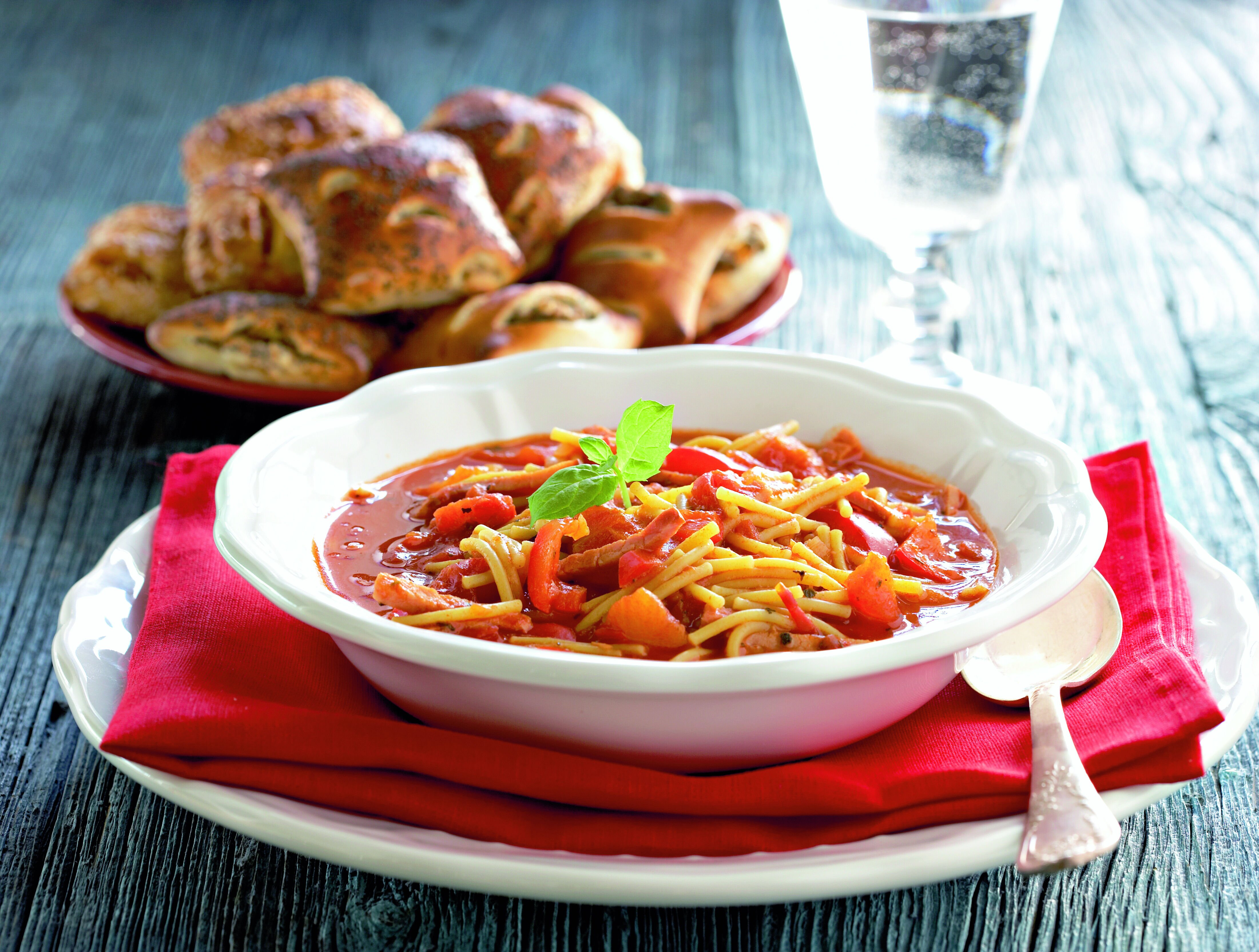 Värikäs broilerikeitto