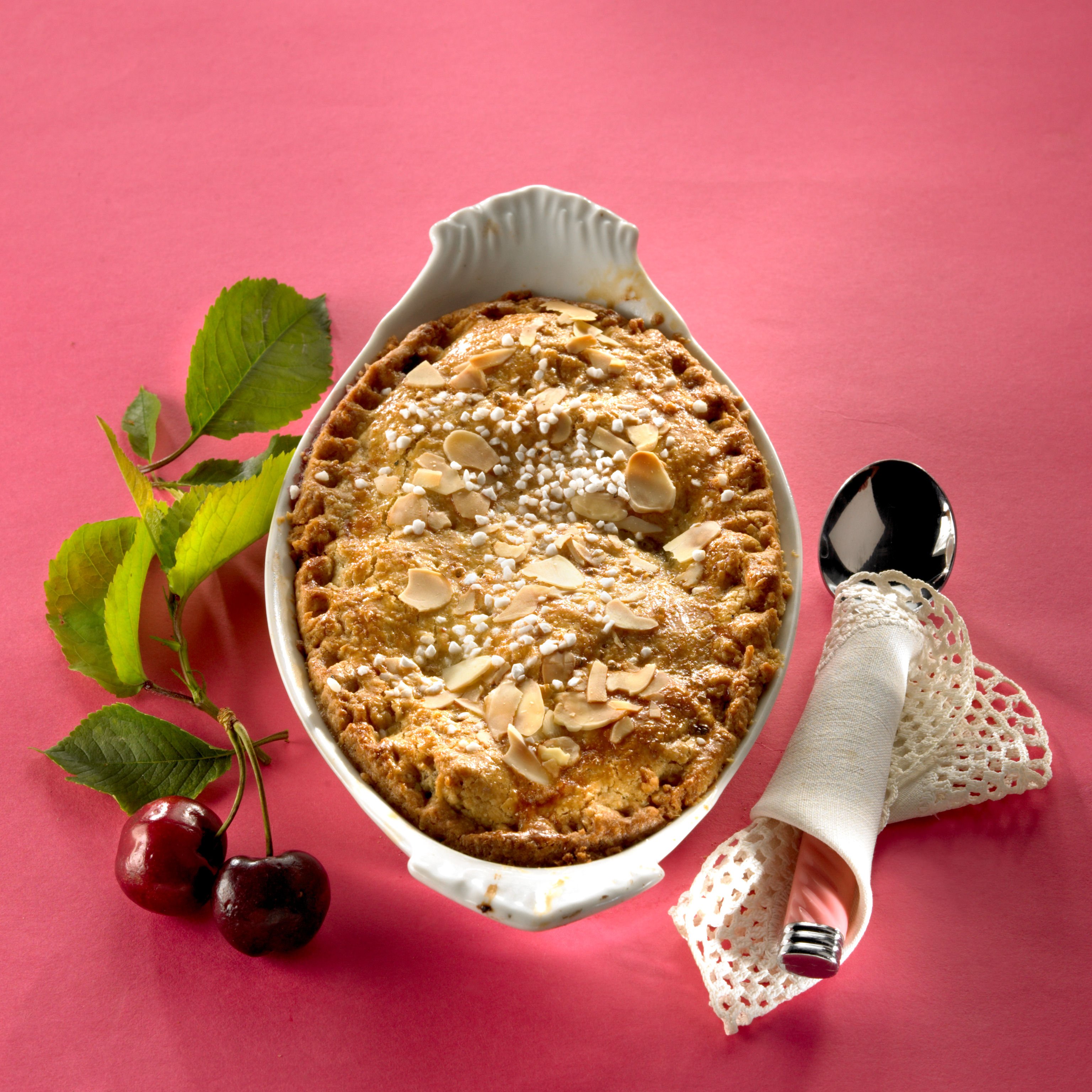 Kirsikkapiiras Kauramurotaikinasta