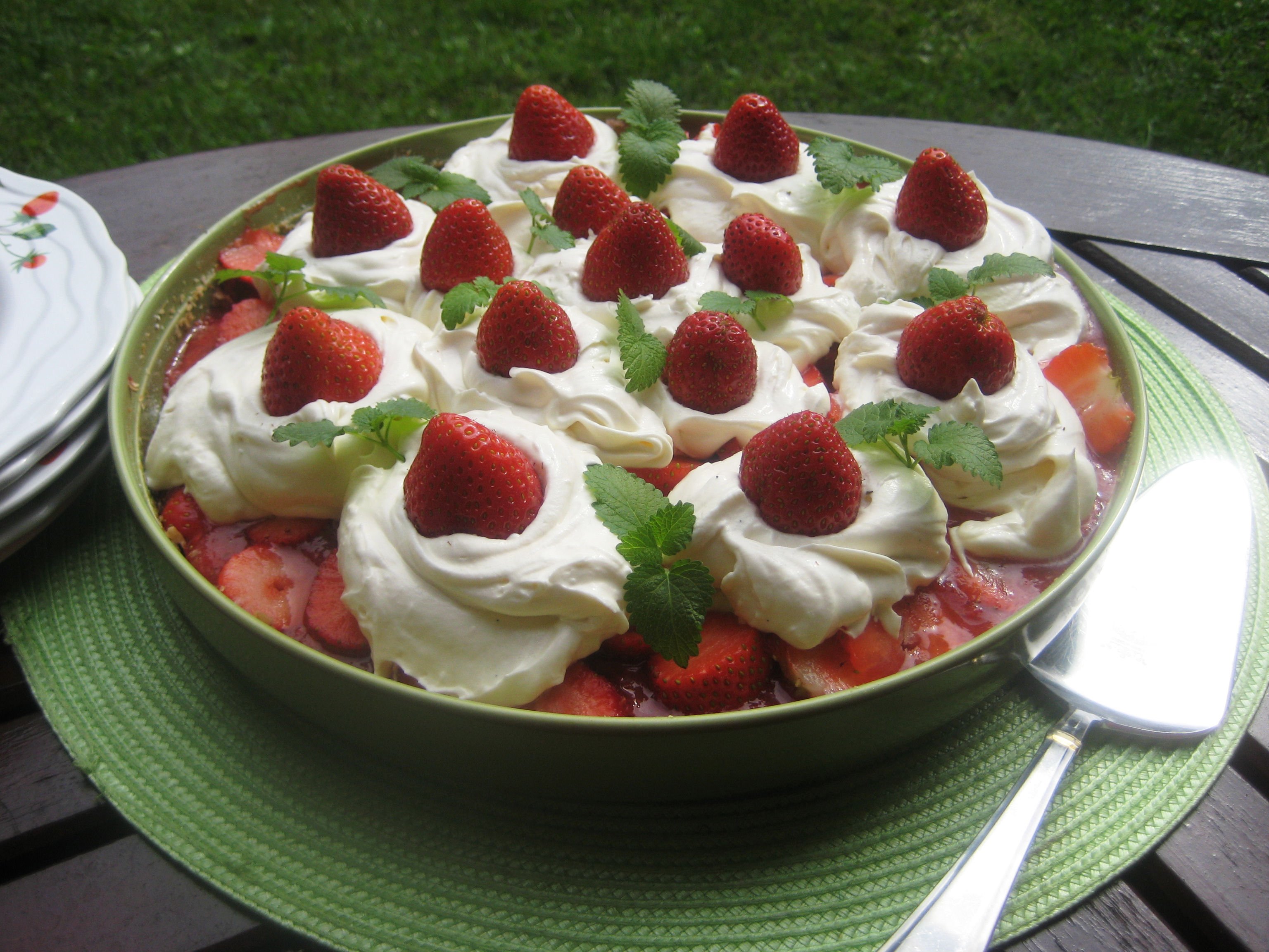 Maidoton ja laktoositon mansikkatorttu