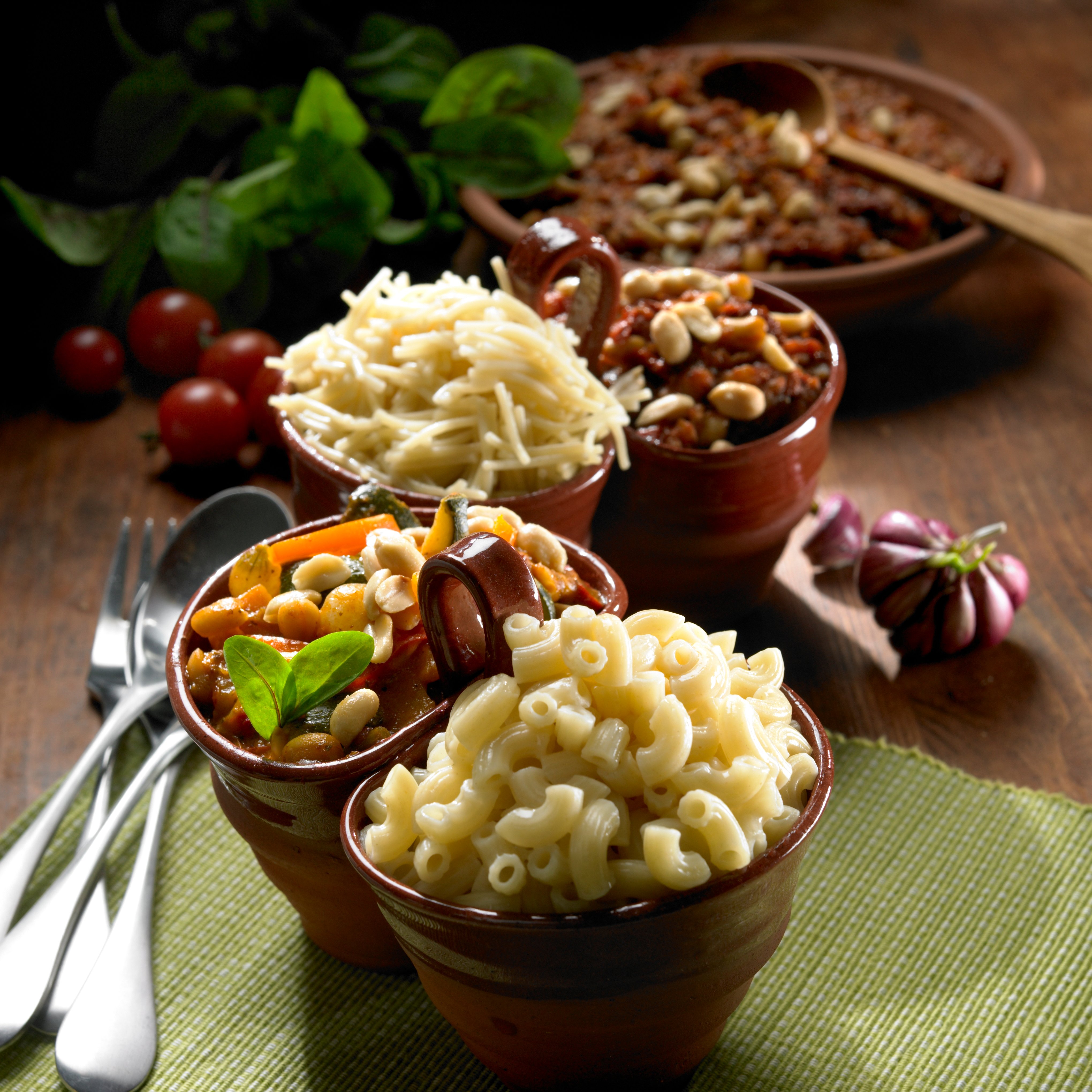 Suolapähkinä-Kasviskastike Pastalle