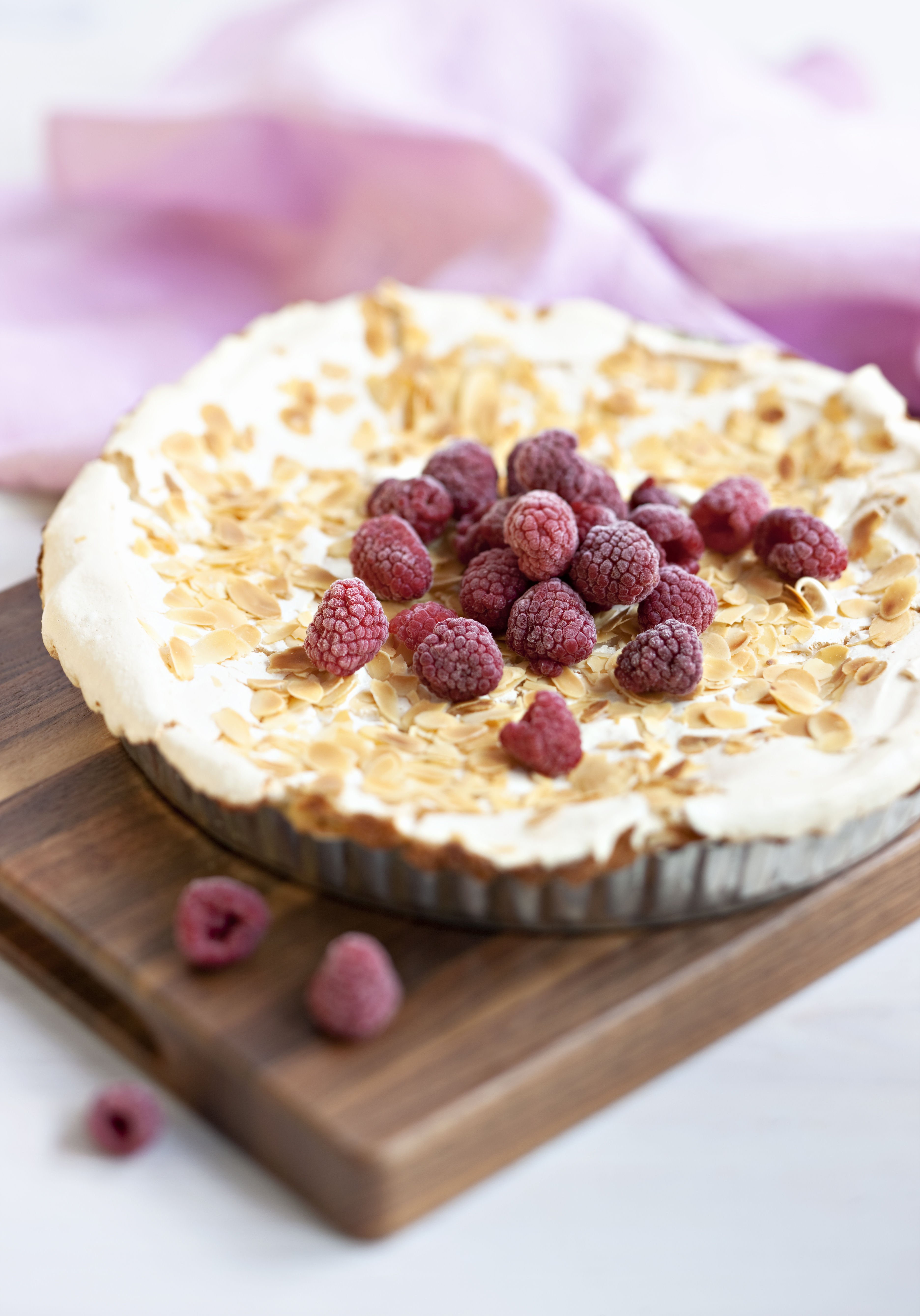 Vadelmainen Britatorttu