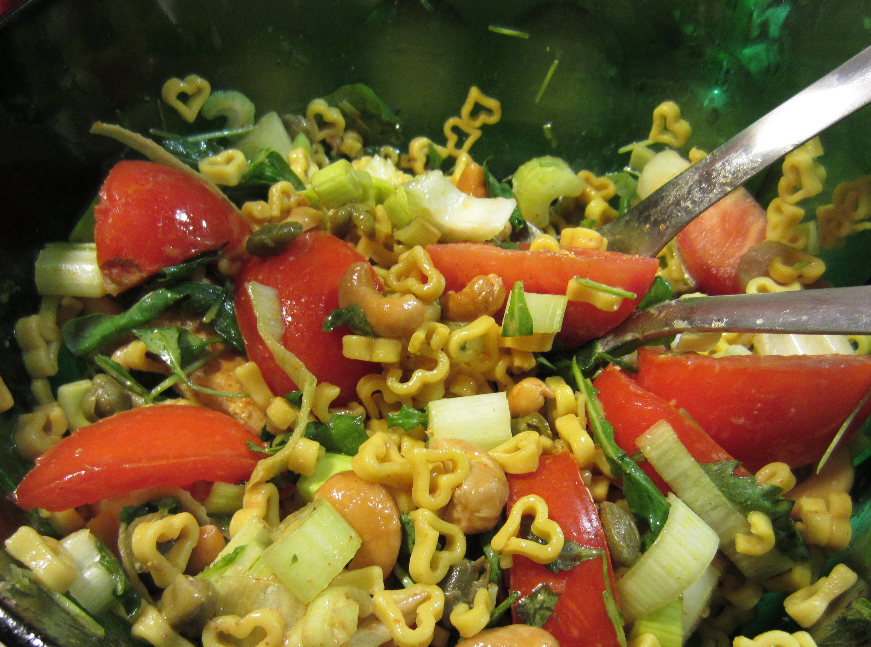 Romana-pastasalaatti