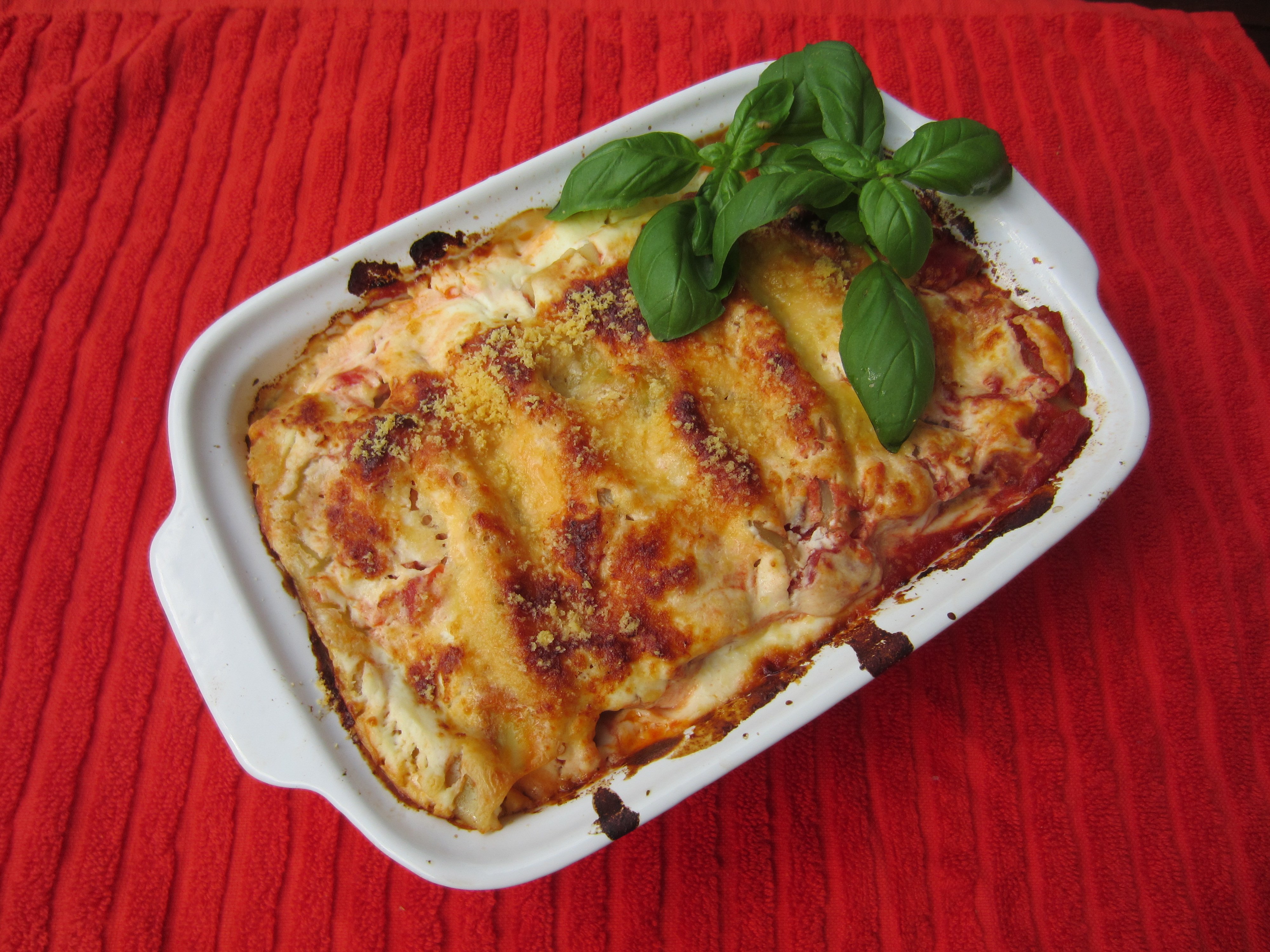 Ricotta-pinaattitäytteiset Cannellonit