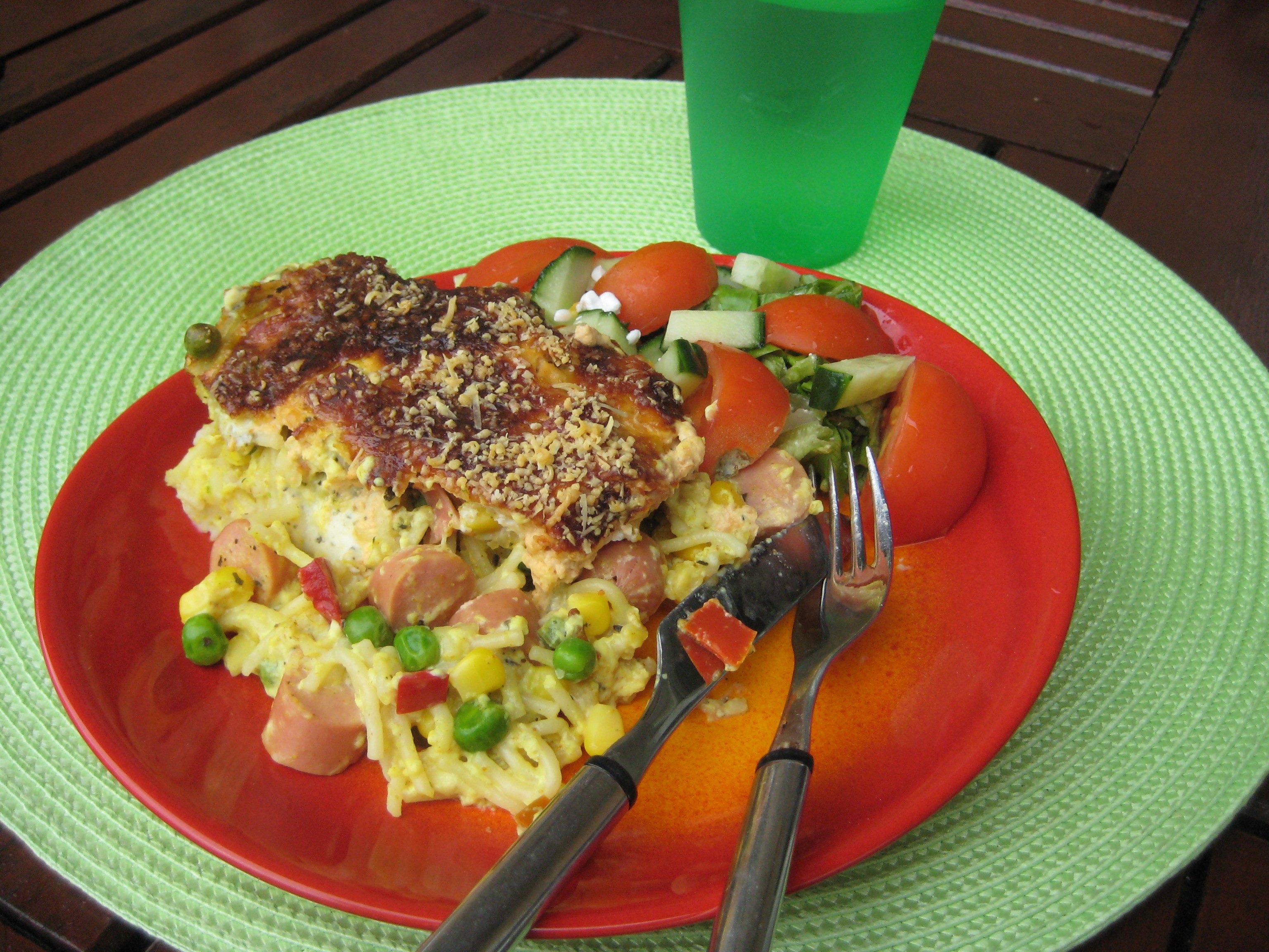 Nakki Raketti Spagettivuoka