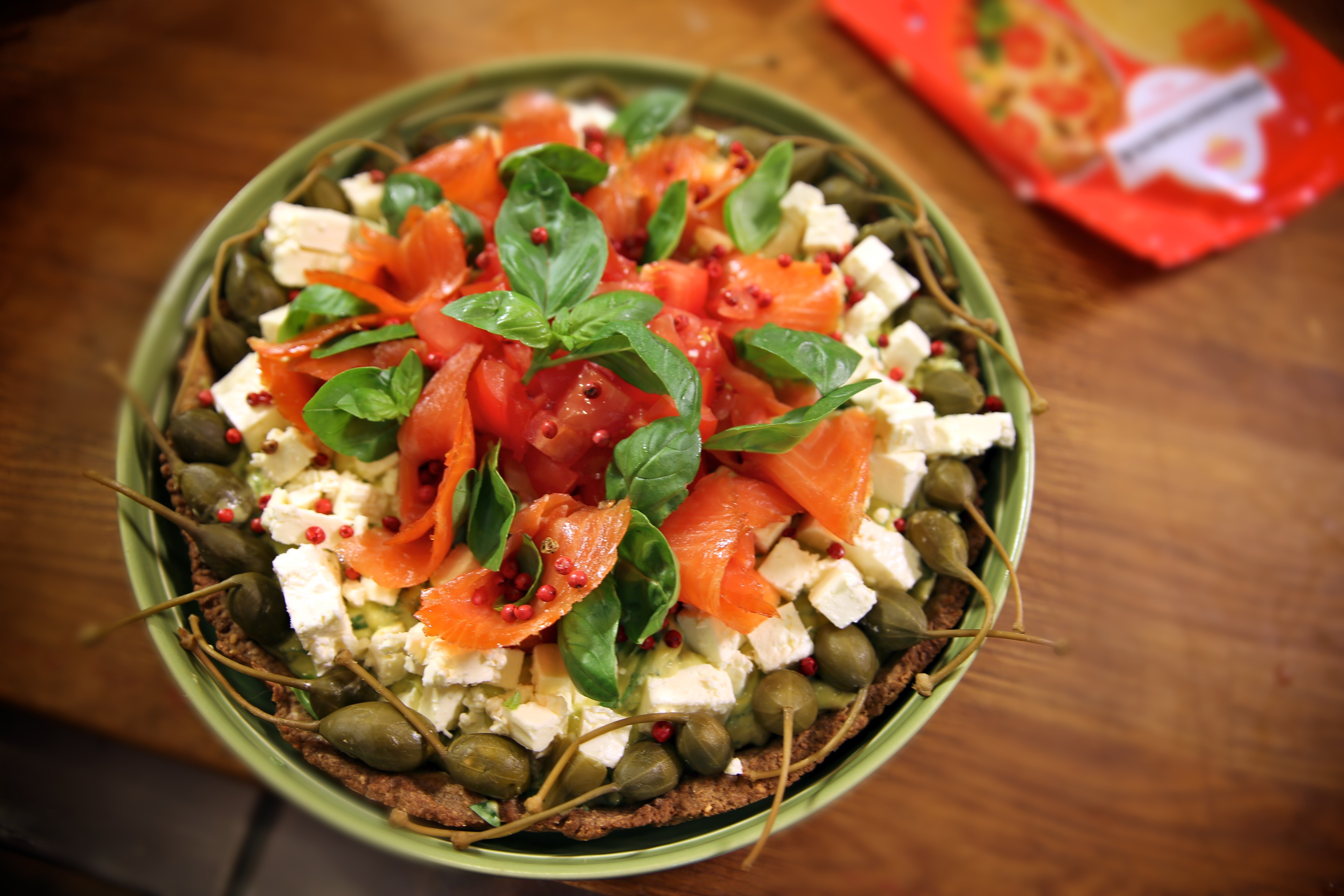 Suolainen piirakka tuoretäyttein