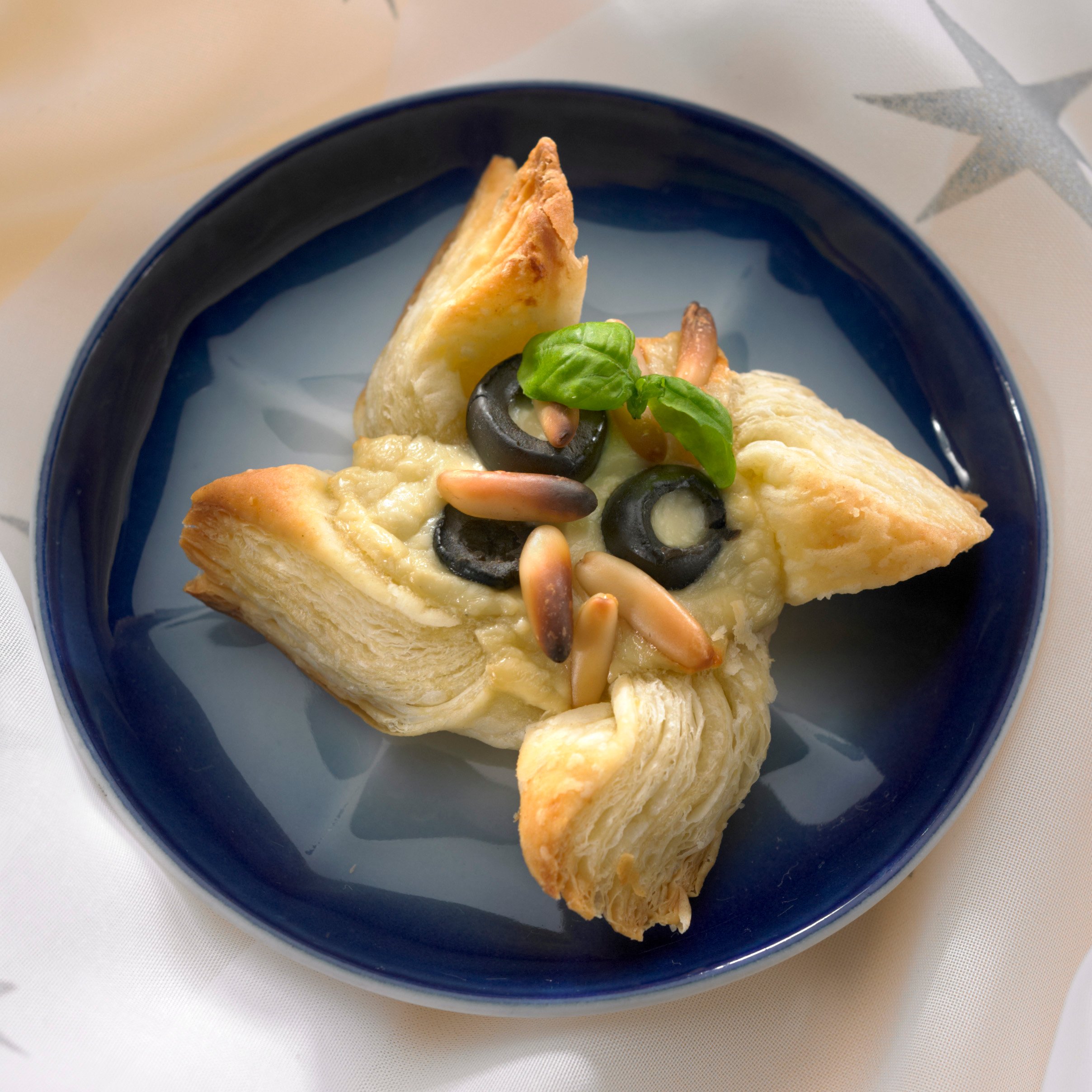 Sinihomejuusto-Oliivi Tähtitortut