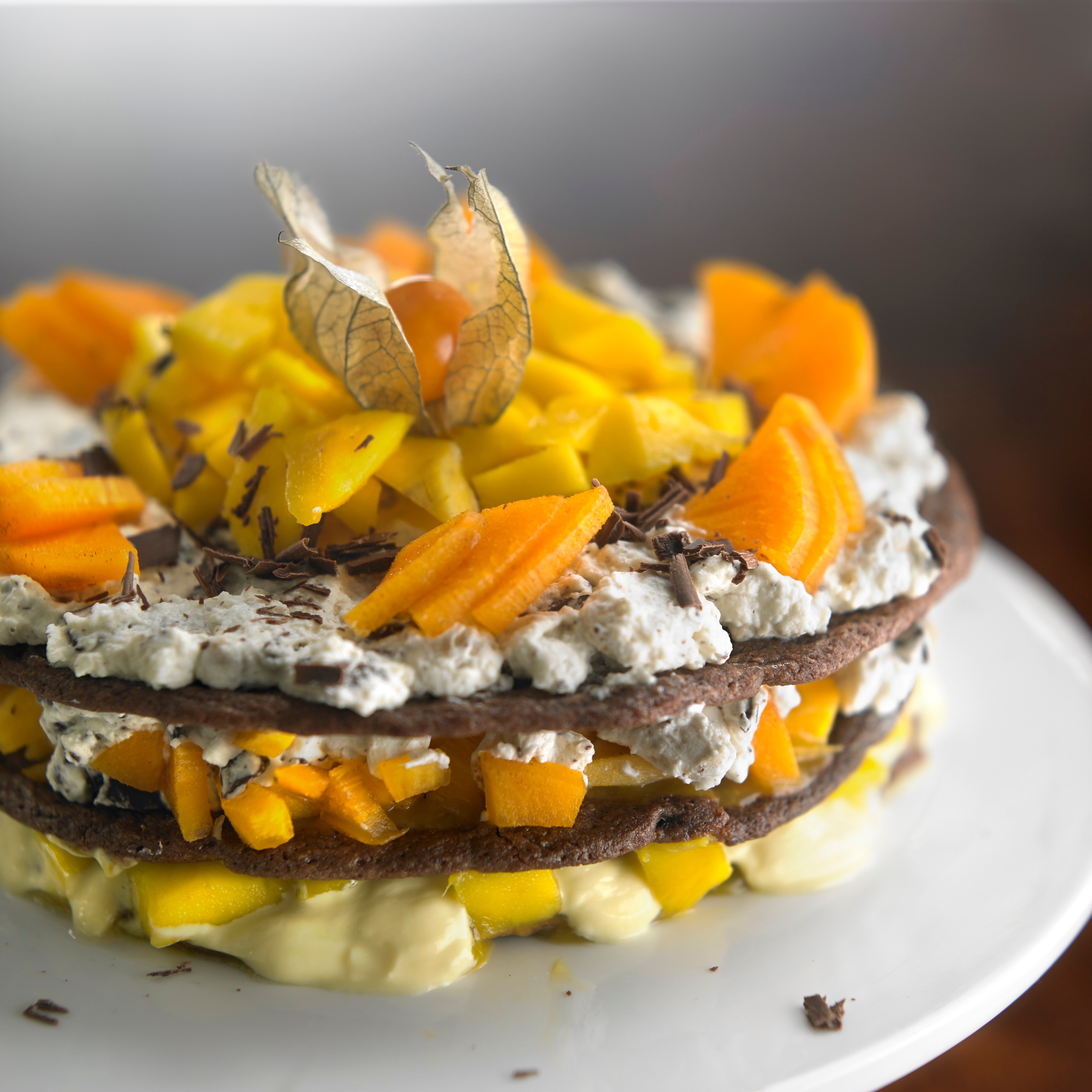 Suklaatäytekakku suklaataikinaan