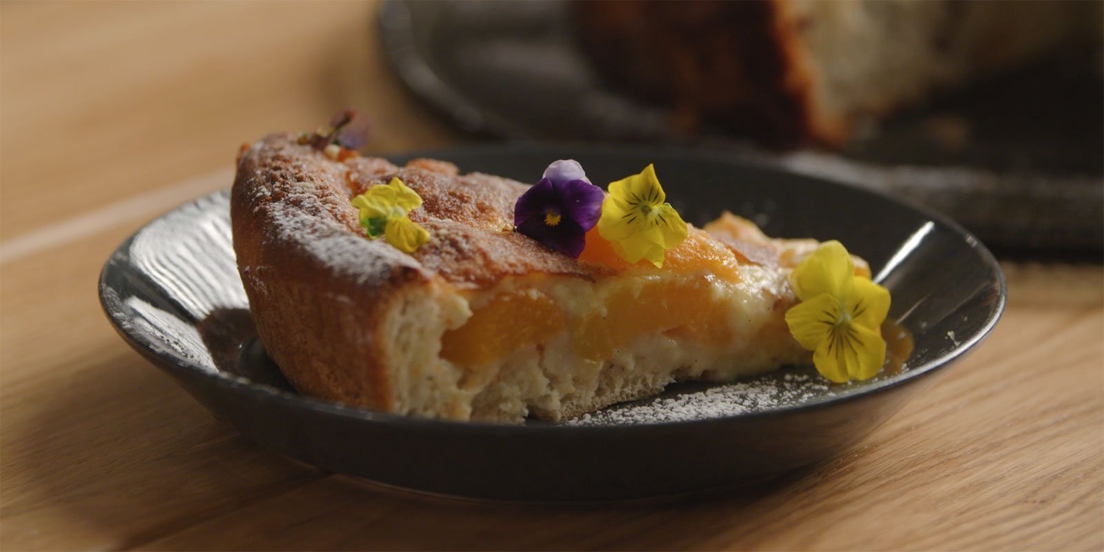 Aprikoosipiirakka pullapohjalla