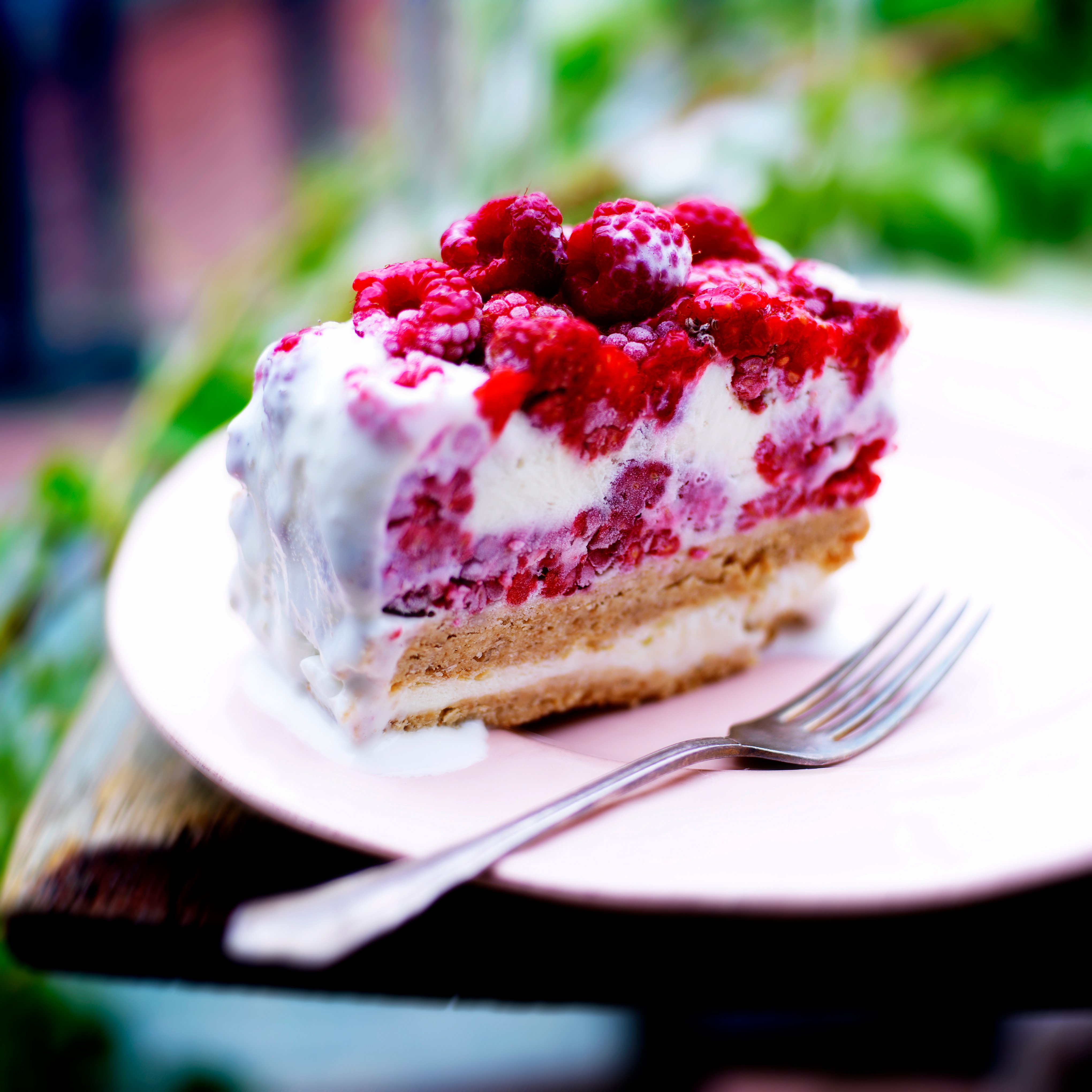 Jäädytetty vadelmatiramisu