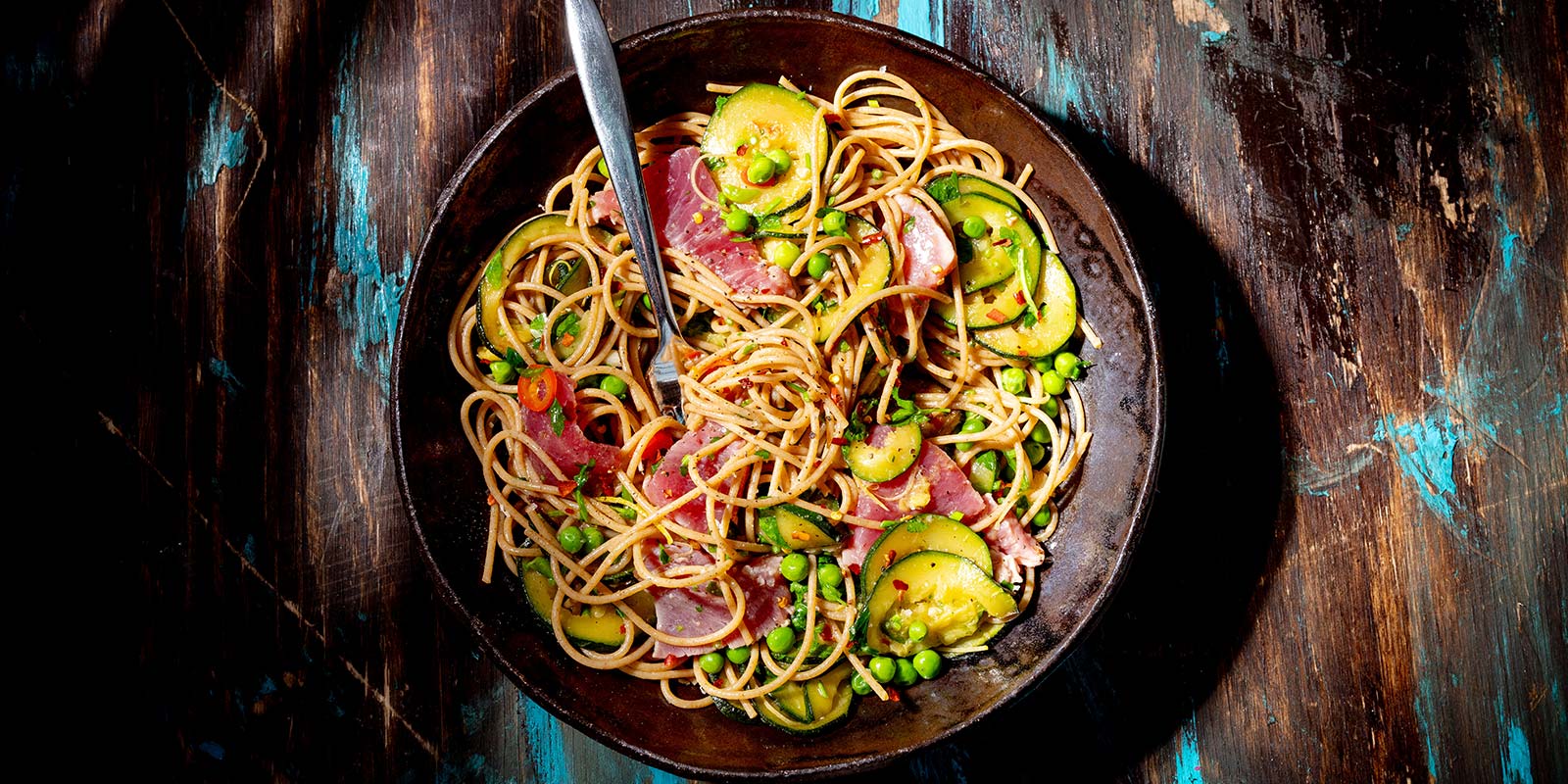 Kalifornian tonnikala-kesäkurpitsapasta