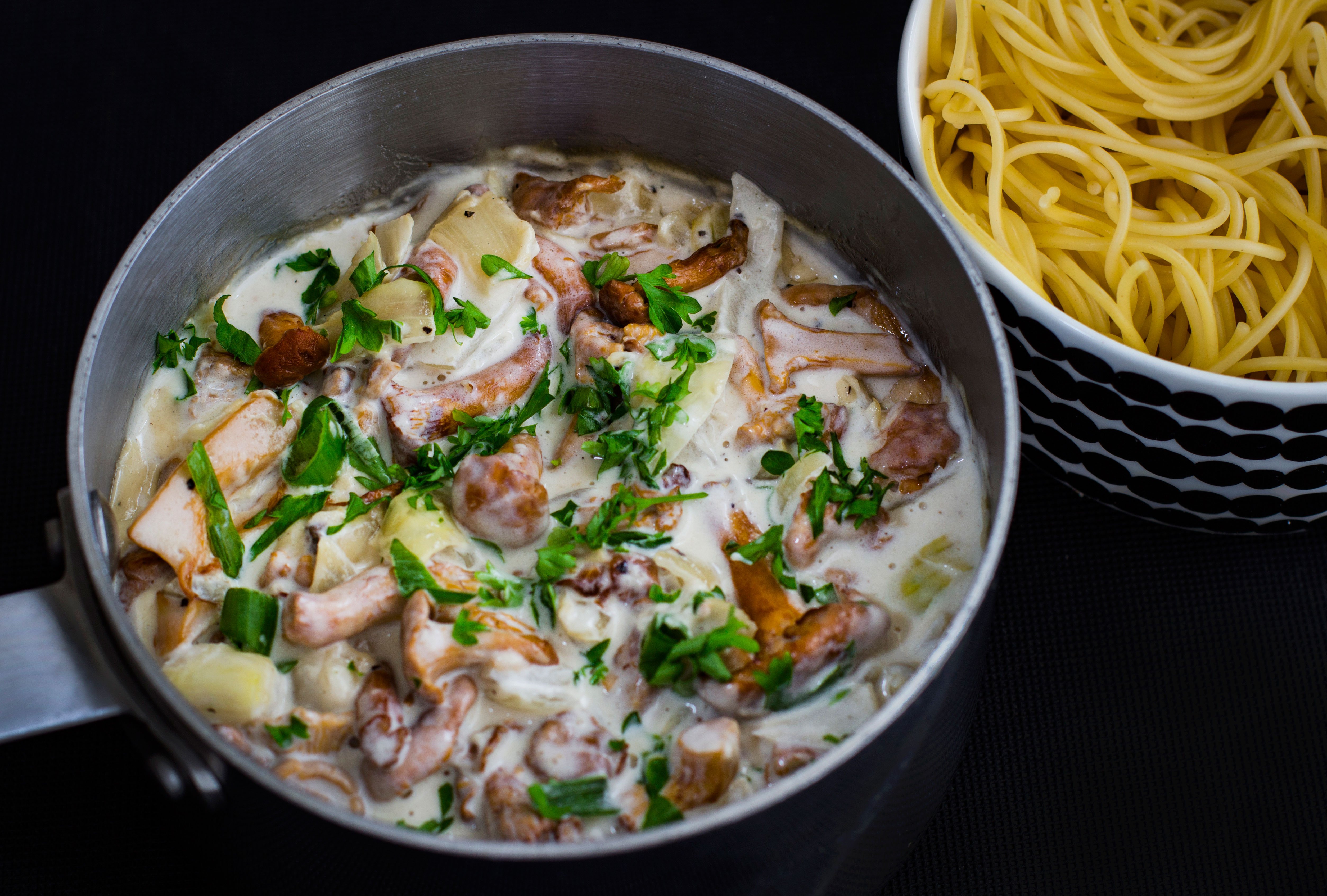 Kantarellikastikemuhennos