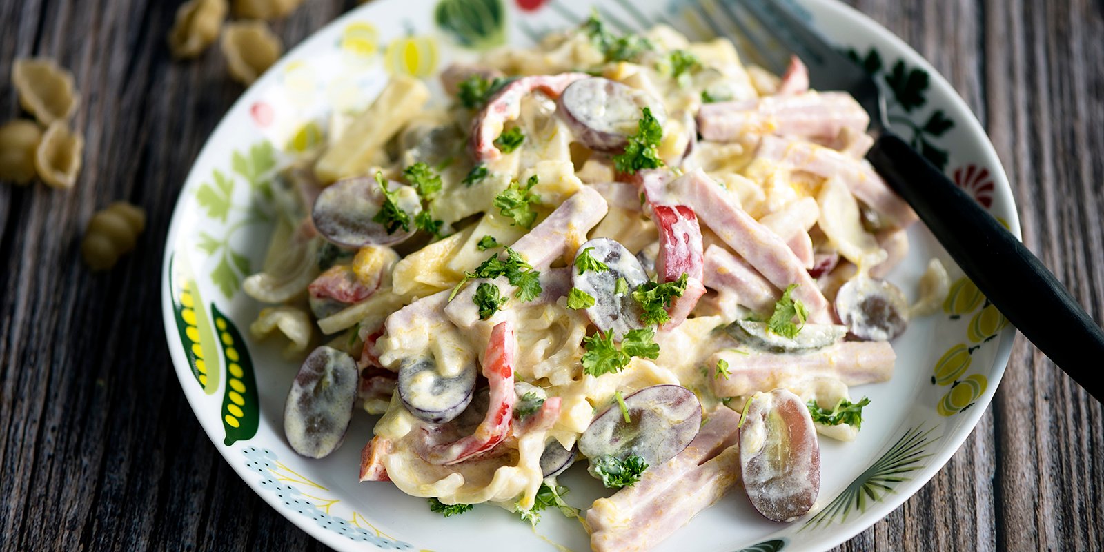 Kinkku-pastasalaatti