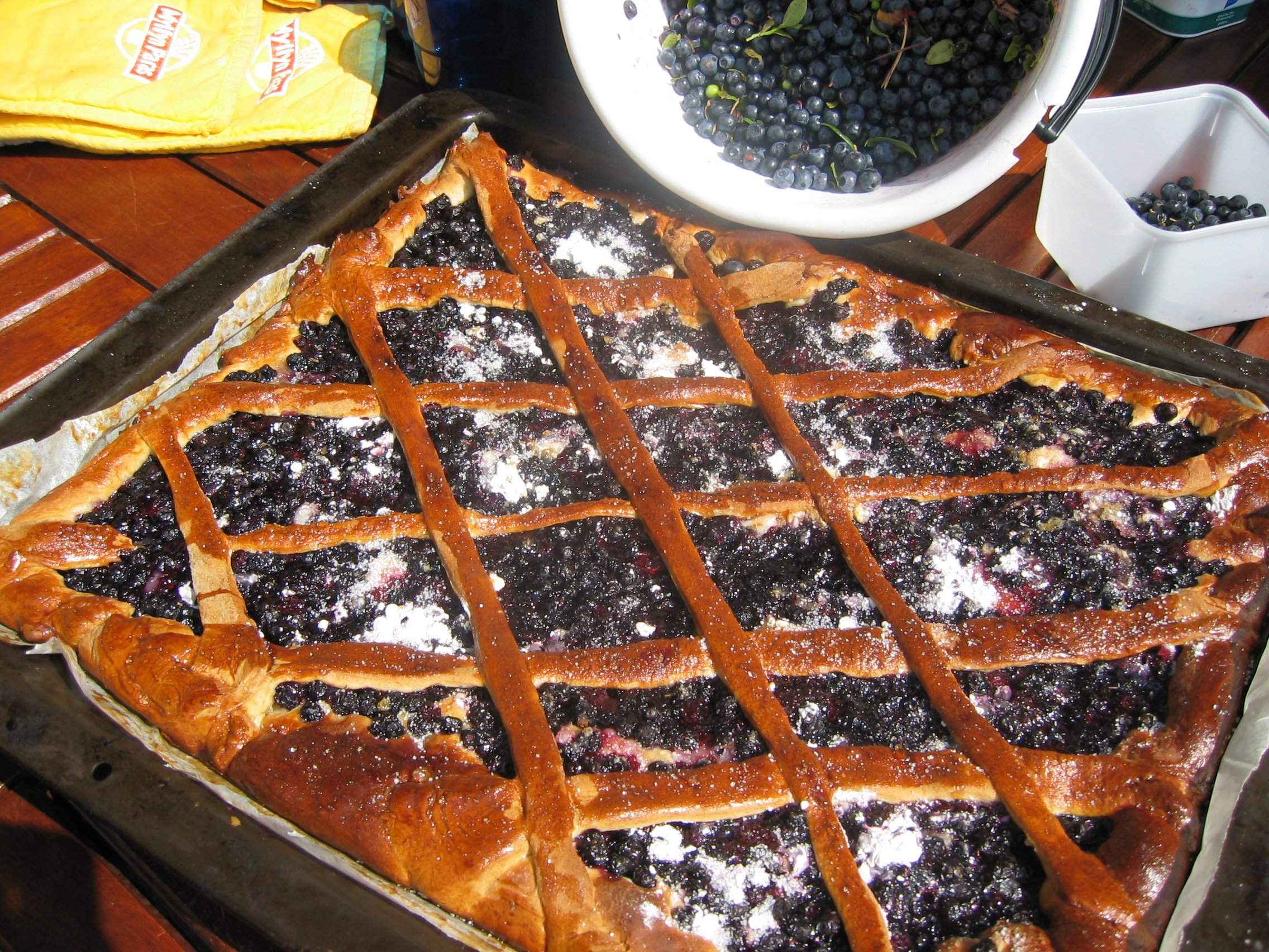 Mustikkapiirakka Pullataikinasta