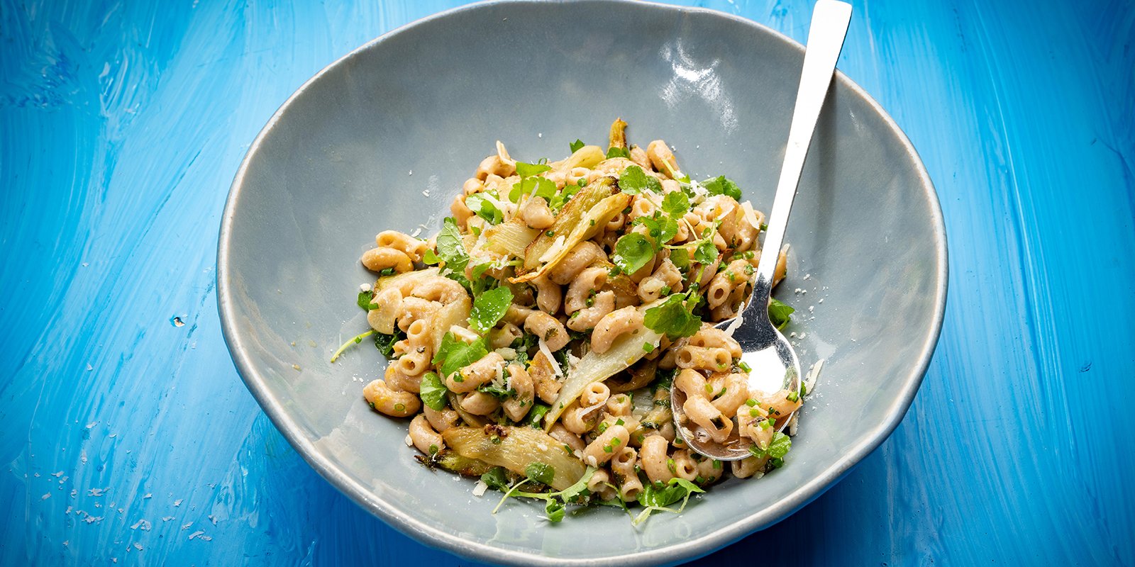 Fenkoli-sardellipasta