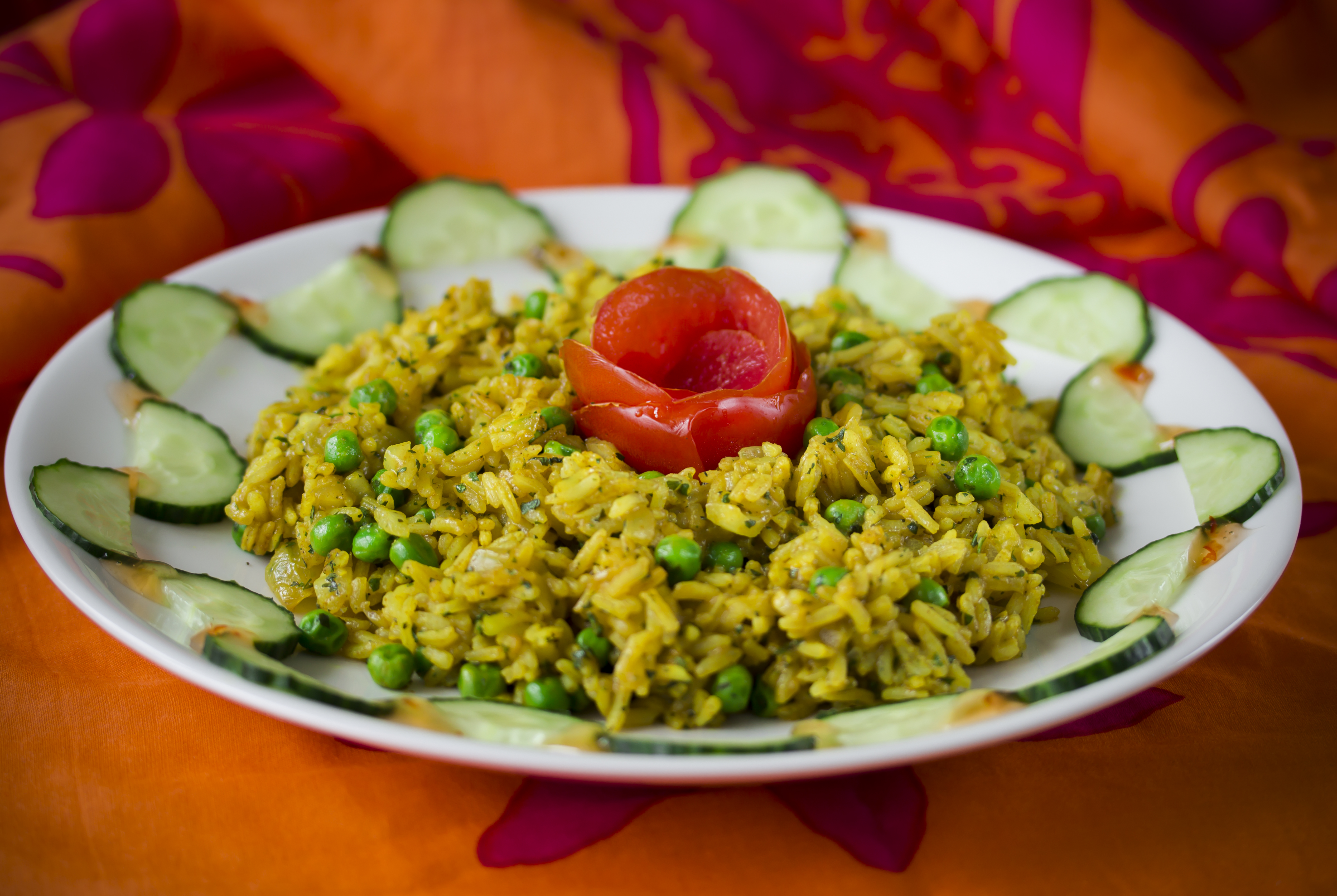 Paistettu vietnamilainen keltainen riisi