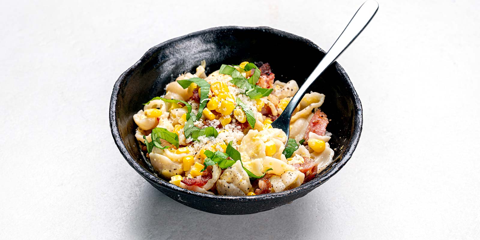 Pekoni-maissipasta