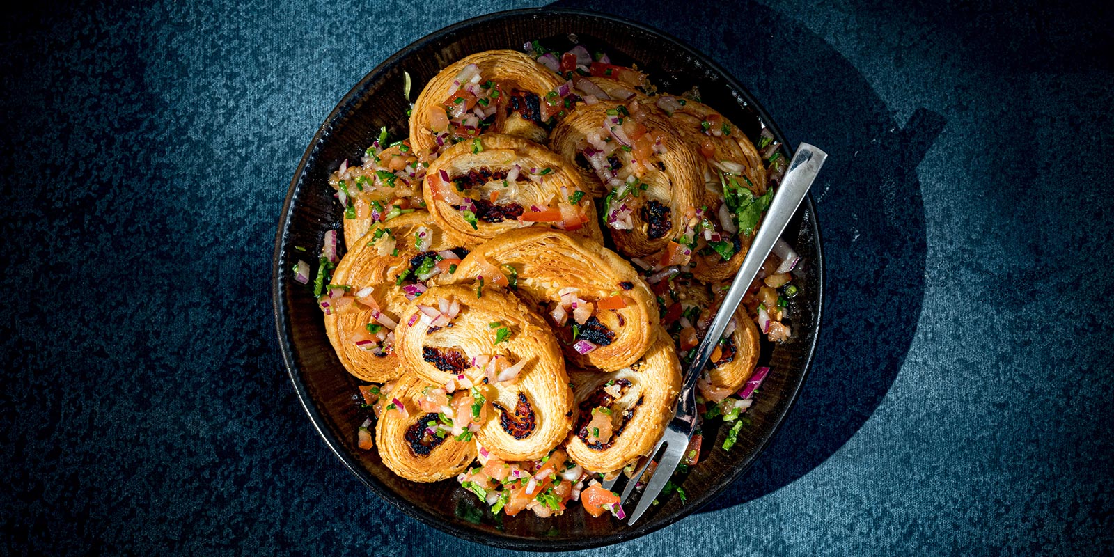 Pulled-Chicken -kanapeet ja tomaattisalsa