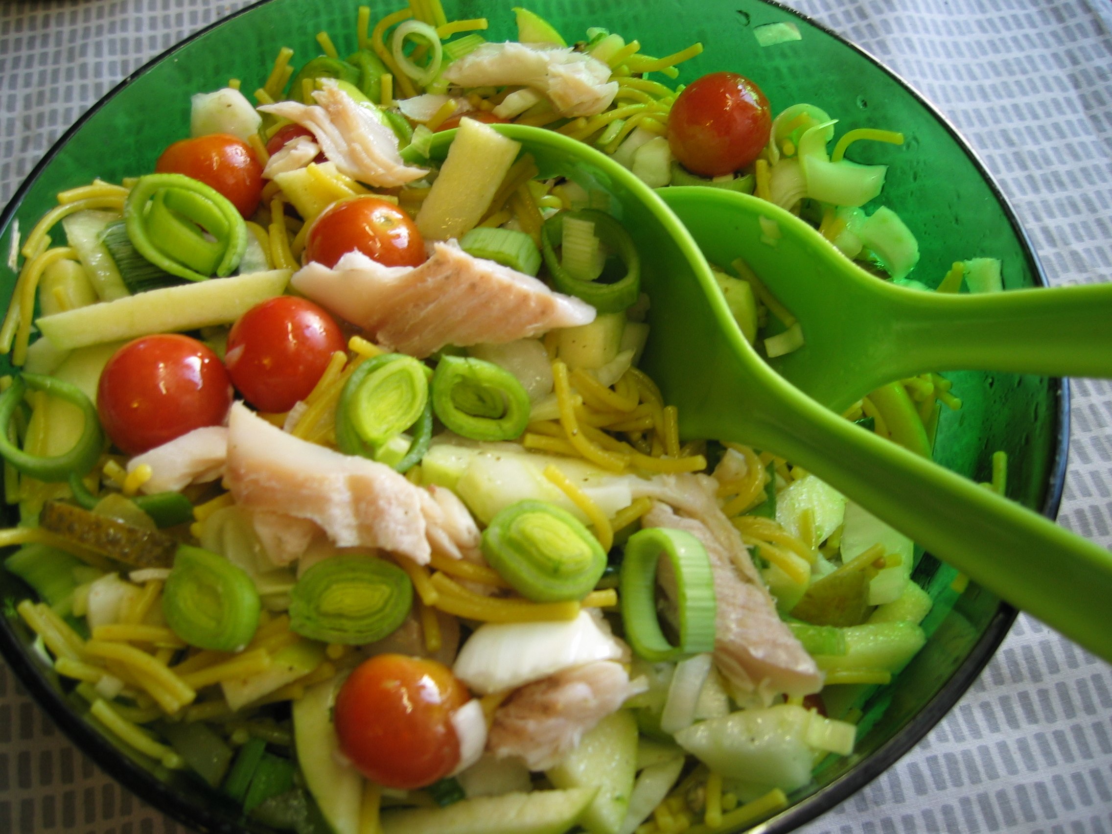 Savukala Spagettisalaatti