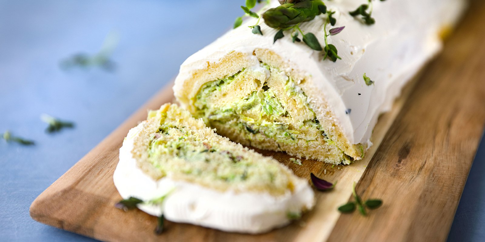 Suolainen kääretorttu parsatäytteellä