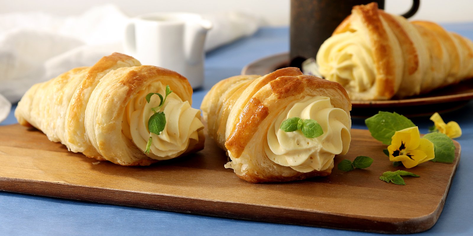 Taikinatuutit vanilja-mangomoussella