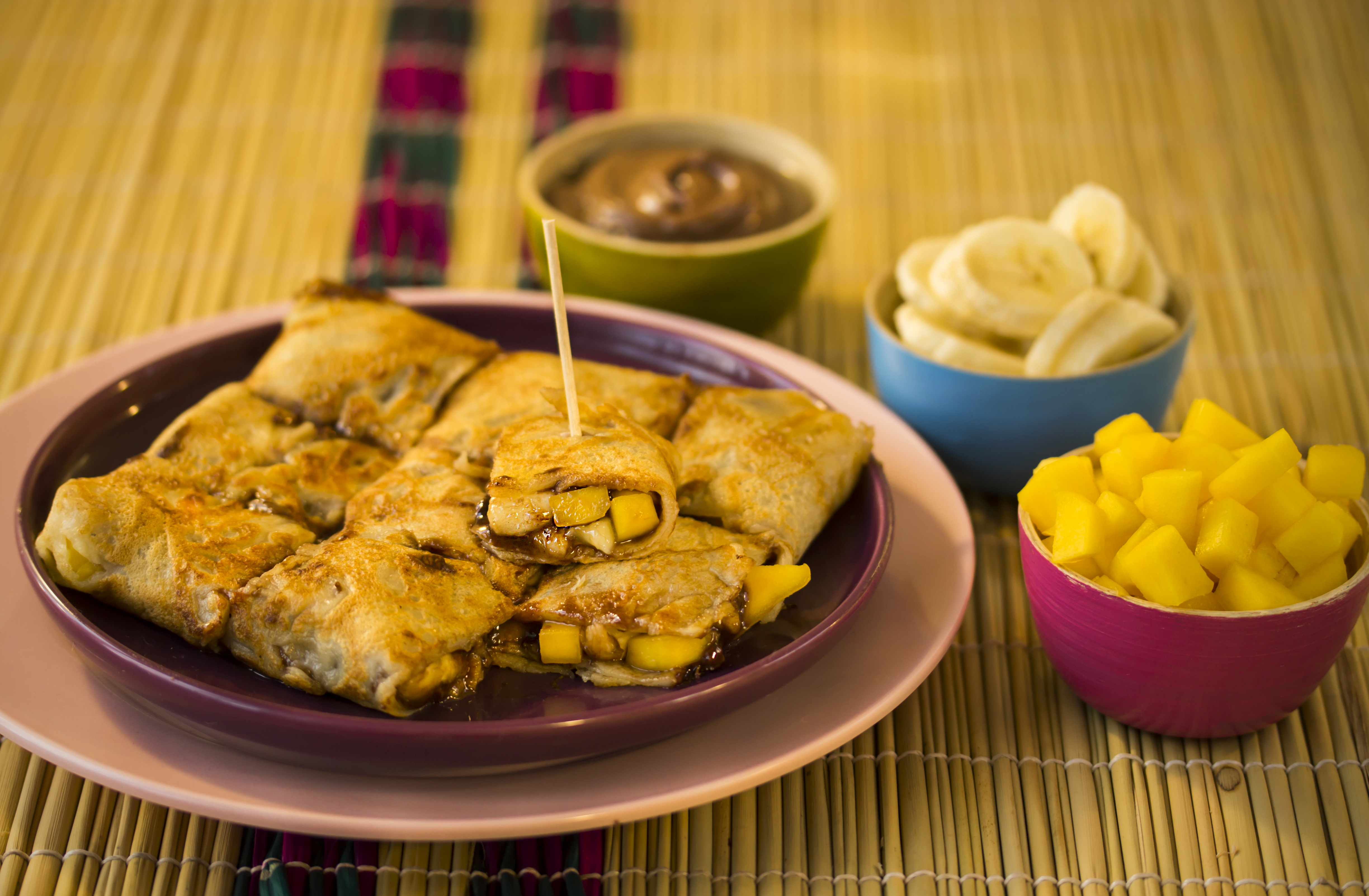 Vietnamilaiset banaani-mangokrepit