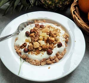 Porkkanakakkupuuro ja pähkinäinen granola, Kuva: Karoliina Martikainen