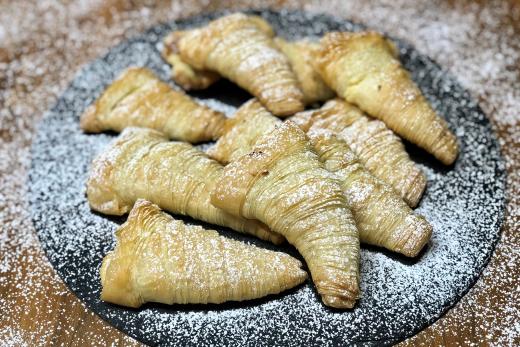 Sfogliatella ricciat filotaikinasta