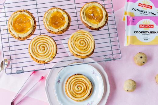 Salted caramel cookies