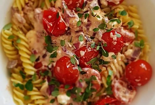 Feta-Kirsikkatomaattipasta