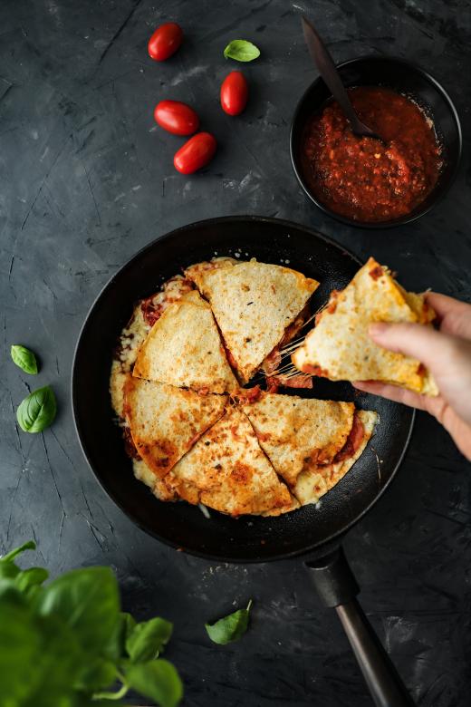 Pizzadillat eli Pizza Quesadillat