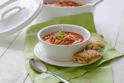 Tiedotekuva keitto ja pasteijat