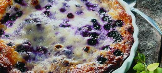 Kuvassa Mustikkapiirakka