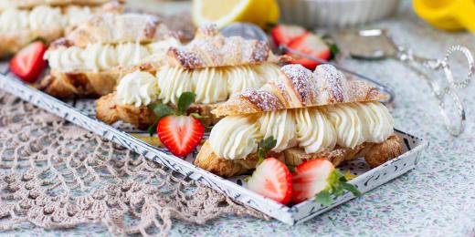 Keväiset sitruunacroissantit