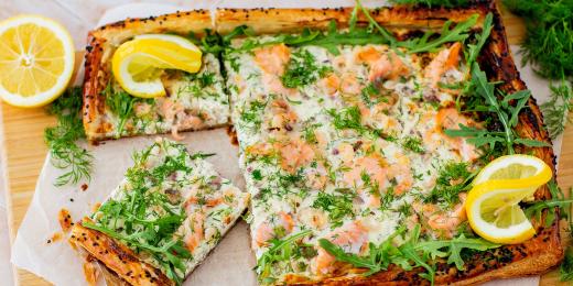 Helppo lohi-katkarapupiirakka