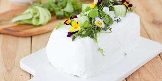 Vegaaninen voileipäkakku