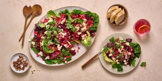 Lämmin punajuuri-fetasalaatti