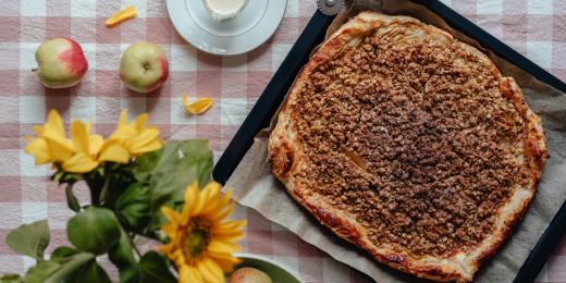 Omenapiirakka Isosta Lehtitaikinasta