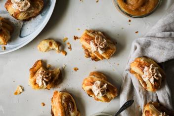 Torttupuustit kanelikaramellivaahdolla