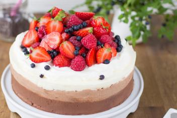 Kolmen suklaan hyydykekakku