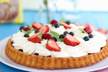 Kesäpäivän herkullinen marjatorttu