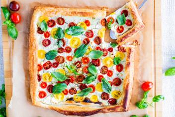 Tomaattipiirakka pellillinen