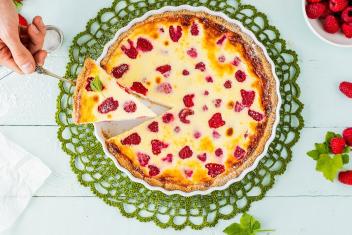 Helppo vadelmapiirakka