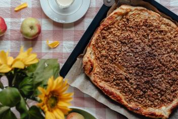 Omenapiirakka Isosta Lehtitaikinasta